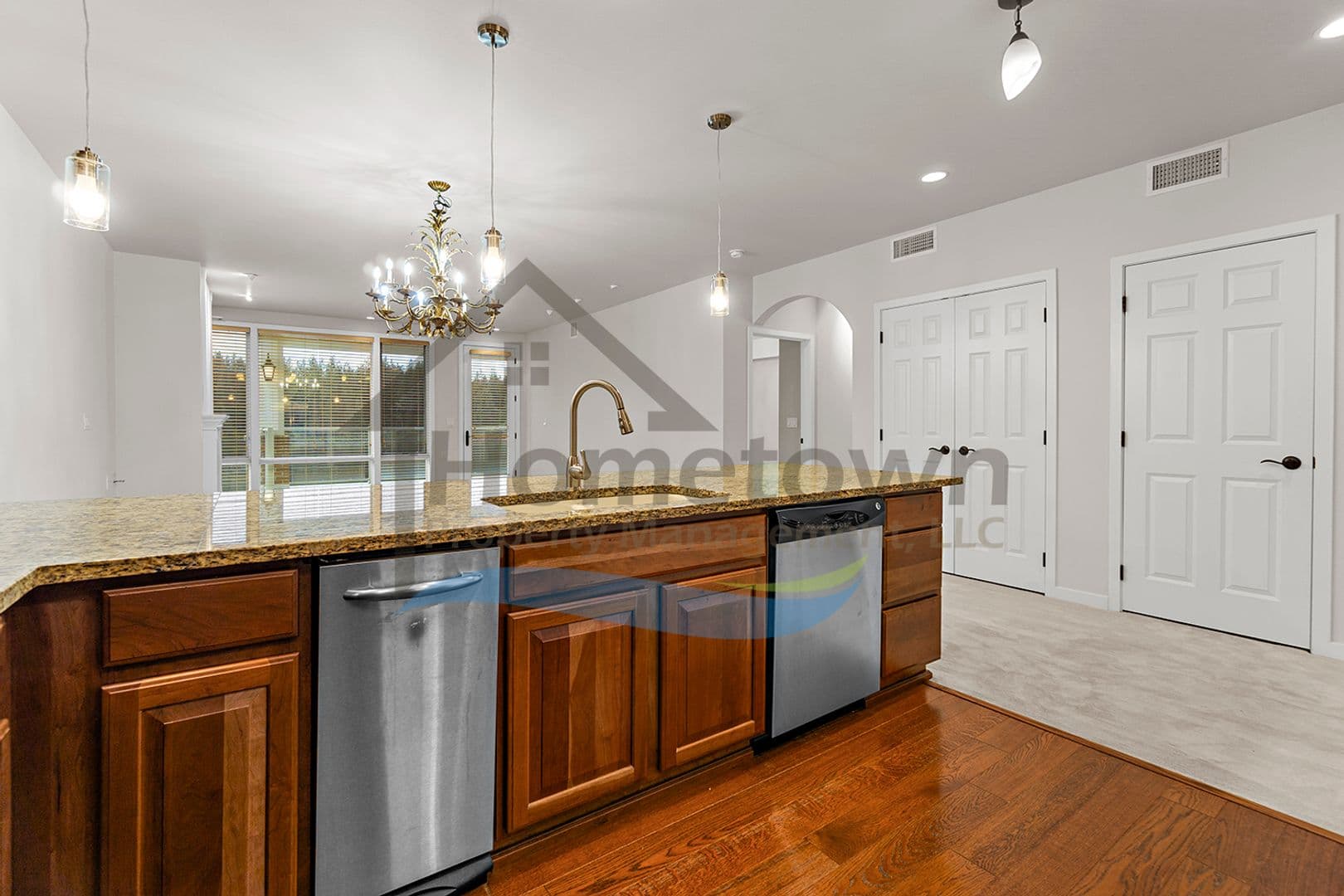 Post Falls House: 355 W Waterside Dr
