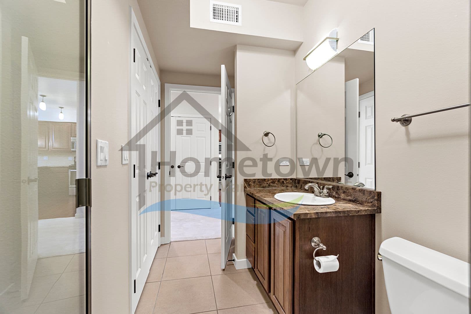 Post Falls House: 355 W Waterside Dr