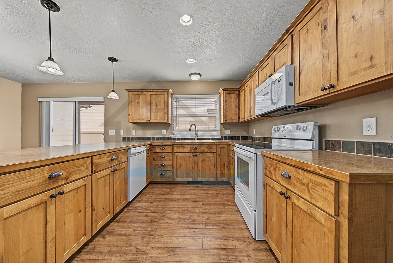 Coeur d'Alene House: 908 E Davis Ave