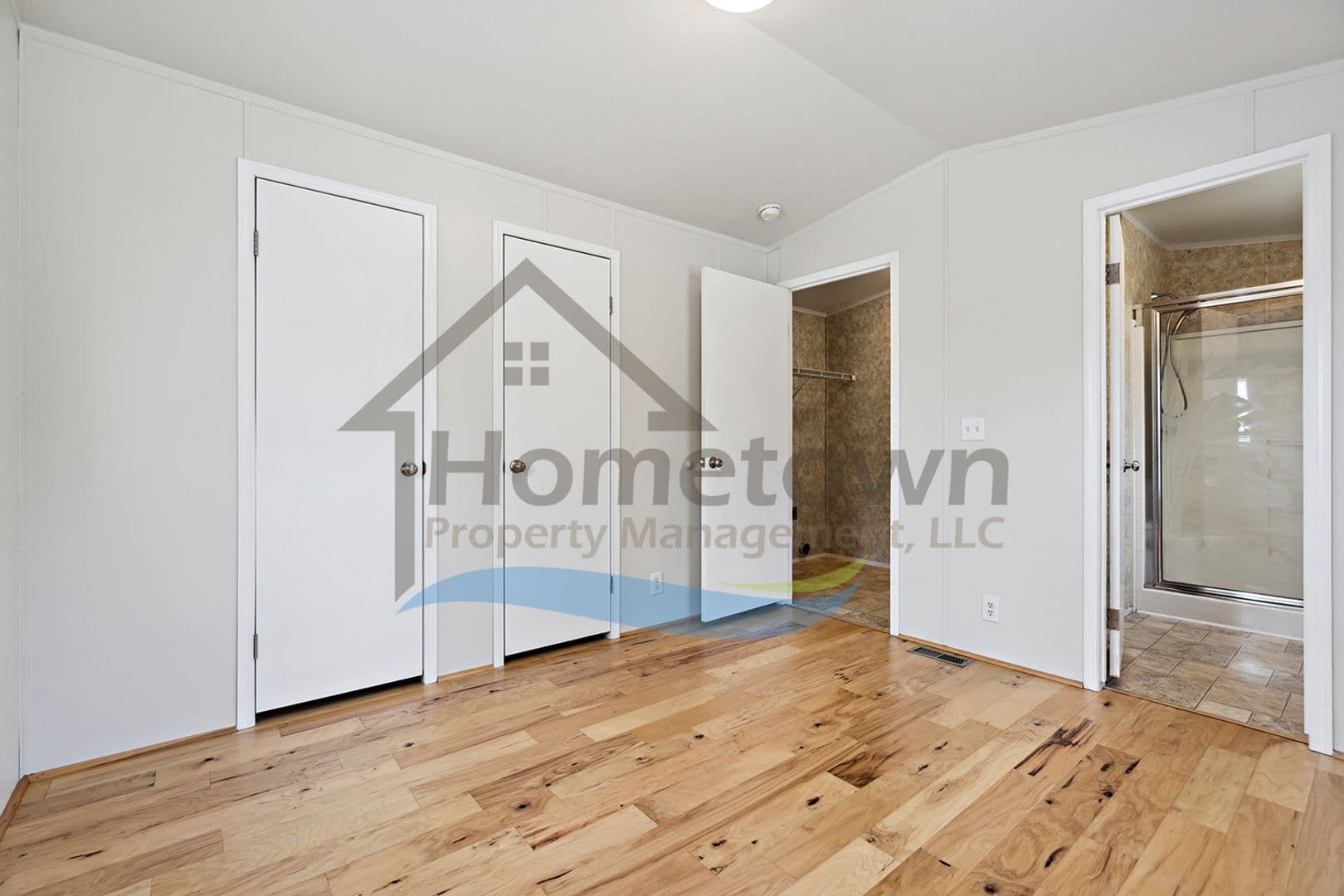 Athol House: 5563 E Grove Ave