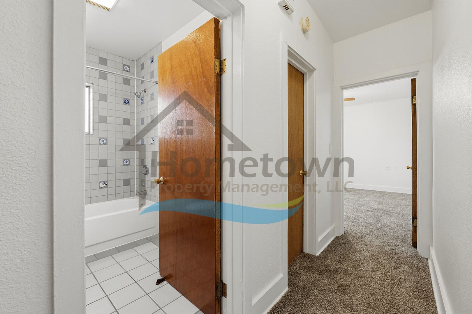 Hayden House: 9811 N Ramsey Rd
