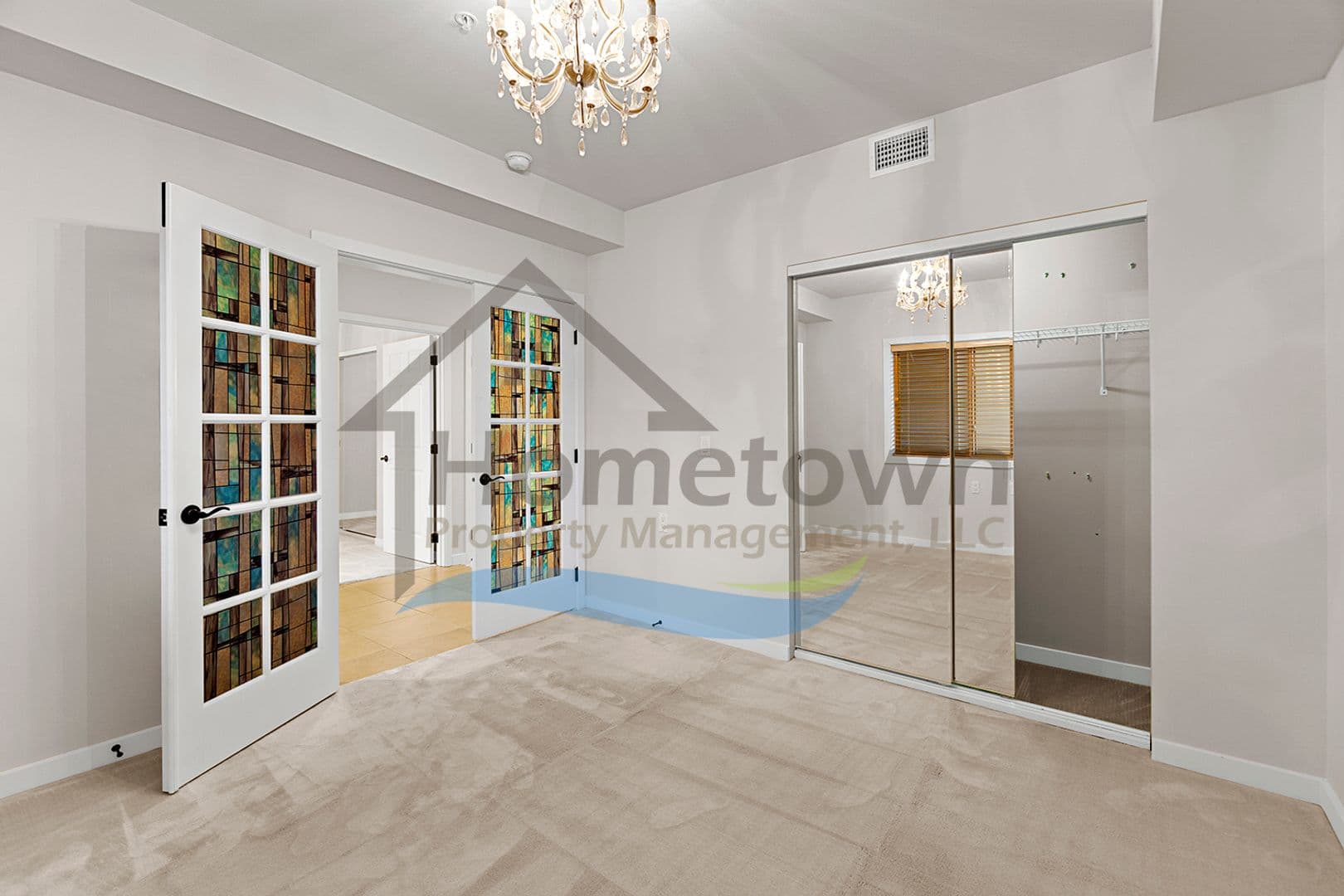 Post Falls House: 355 W Waterside Dr