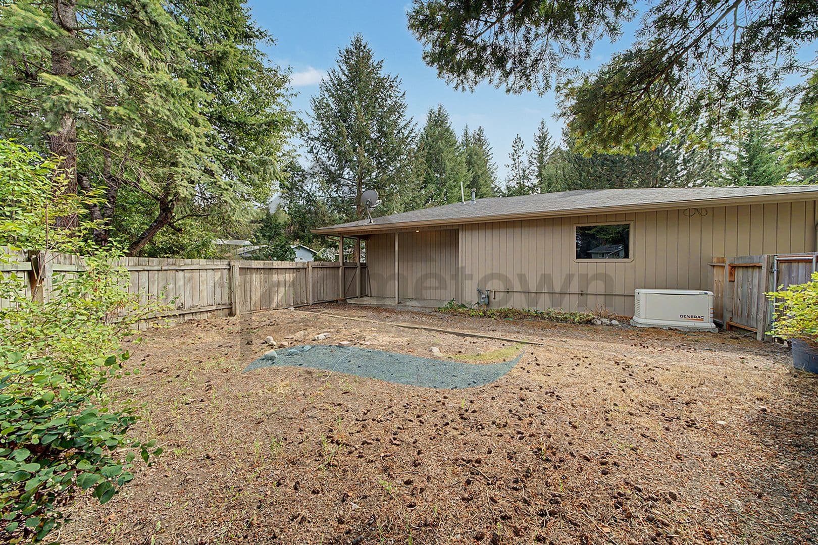 Hayden House: 9880 N Circle Dr