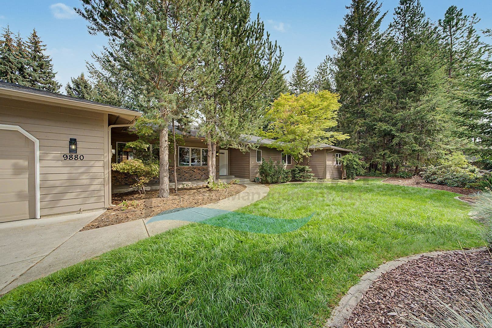 Hayden House: 9880 N Circle Dr