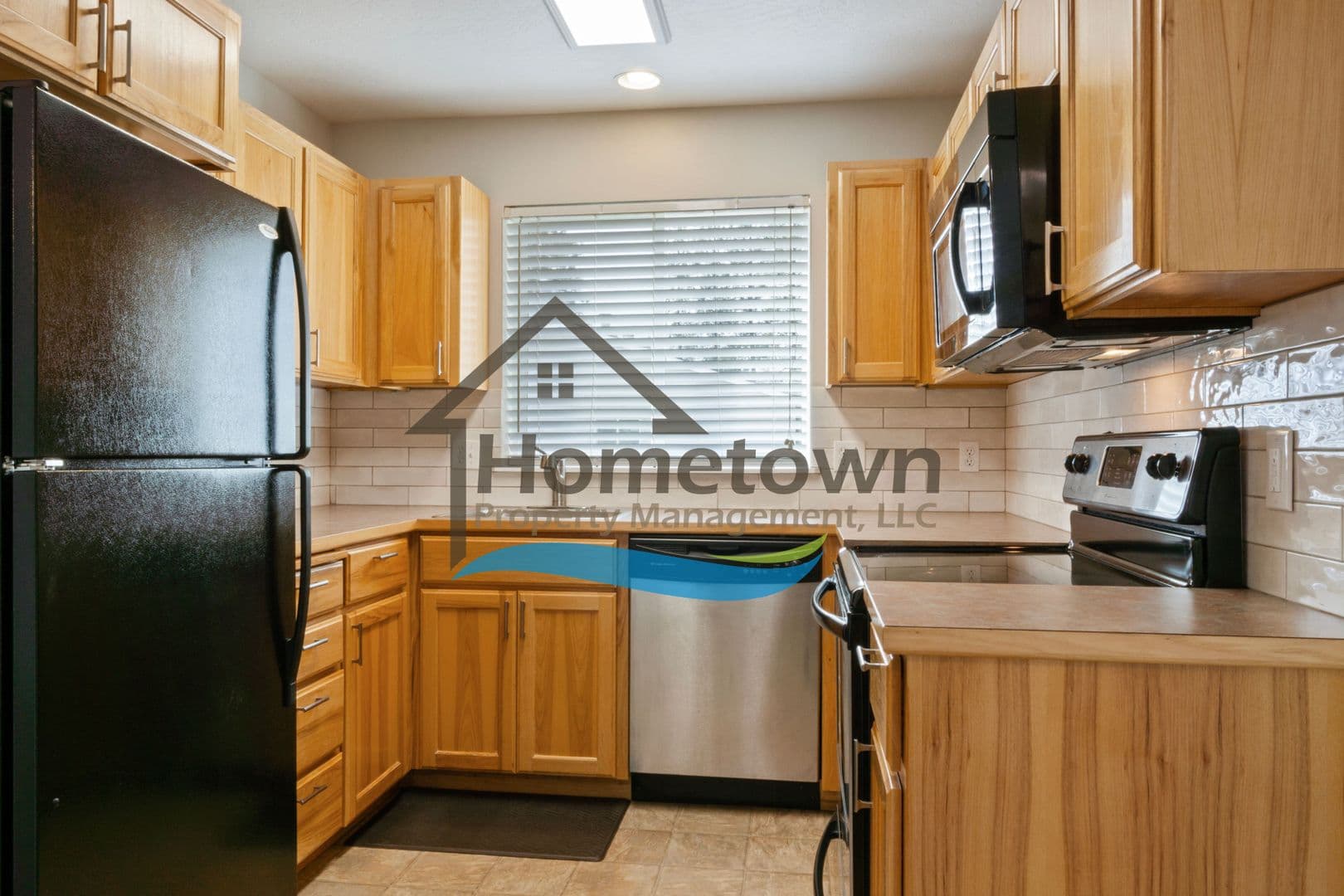 Coeur d'Alene House: 723 E Whispering Pines Lane #19