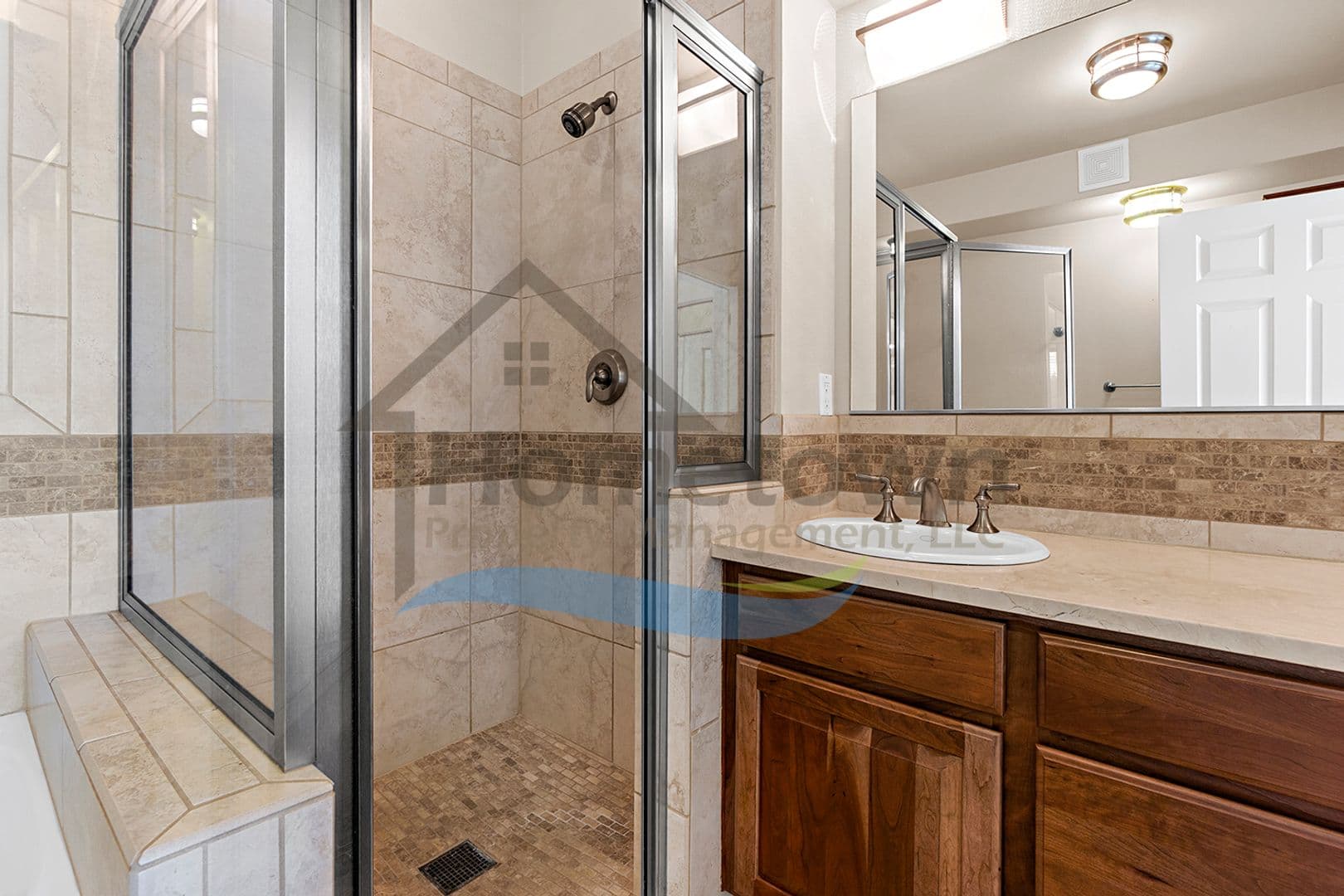 Post Falls House: 355 W Waterside Dr