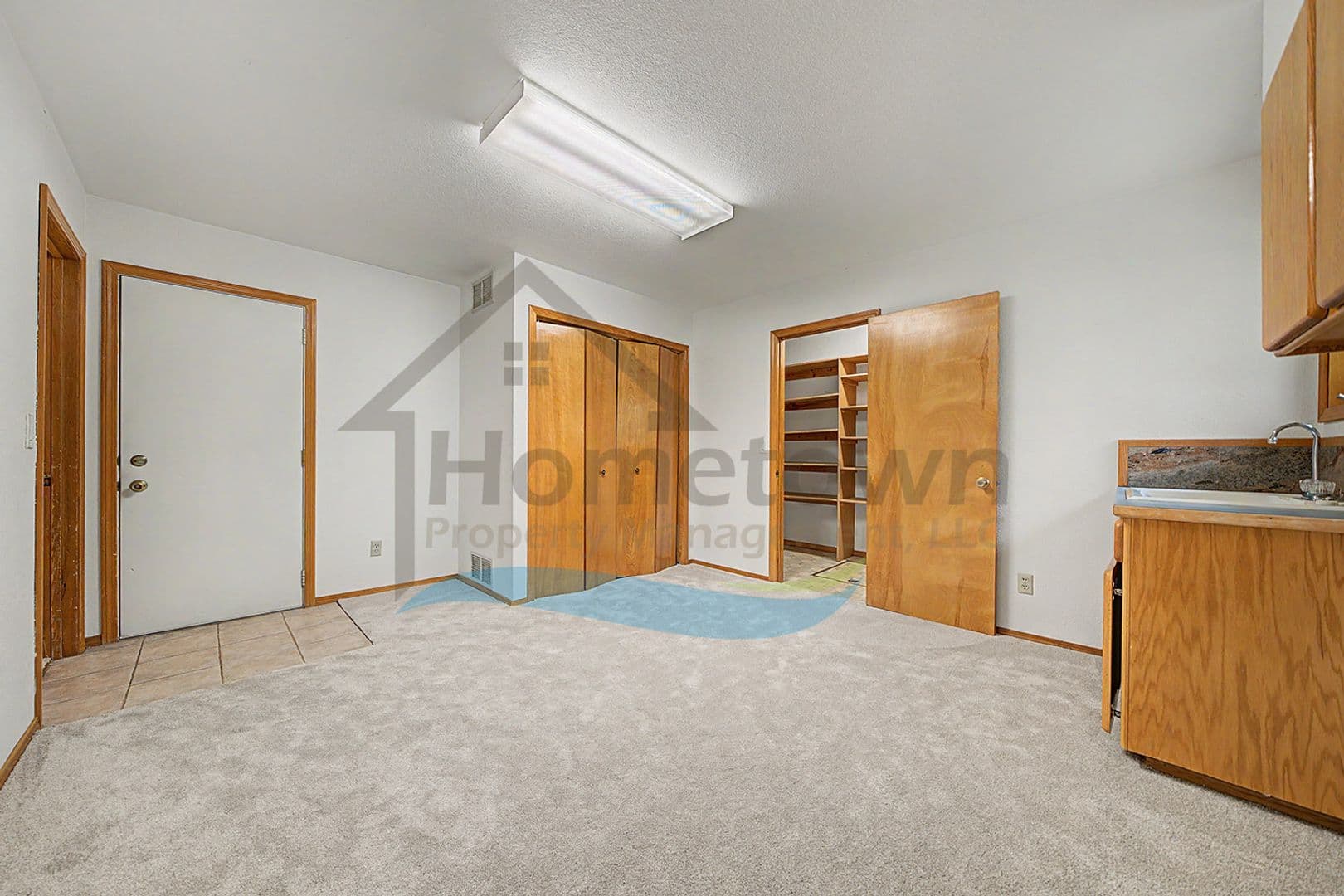Hayden House: 9880 N Circle Dr