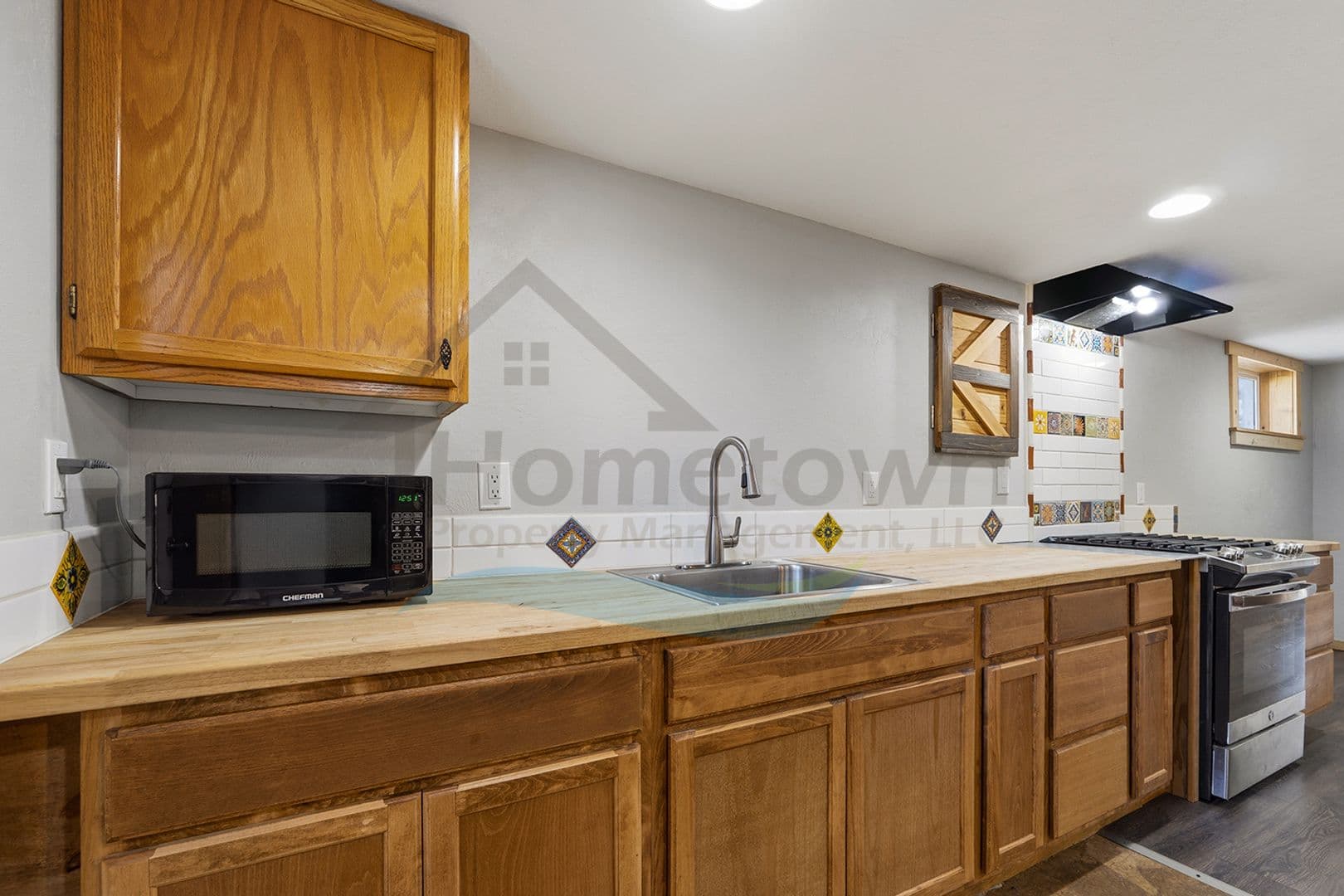 Coeur D'Alene House: 801 E Harrison Ave