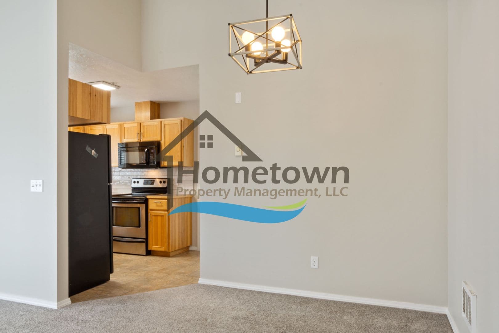 Coeur d'Alene House: 723 E Whispering Pines Lane #19