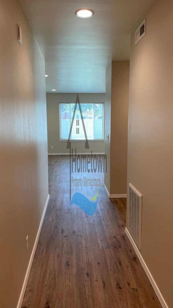 Burley Apartment: 321, 331, 341, 351 E 8th St