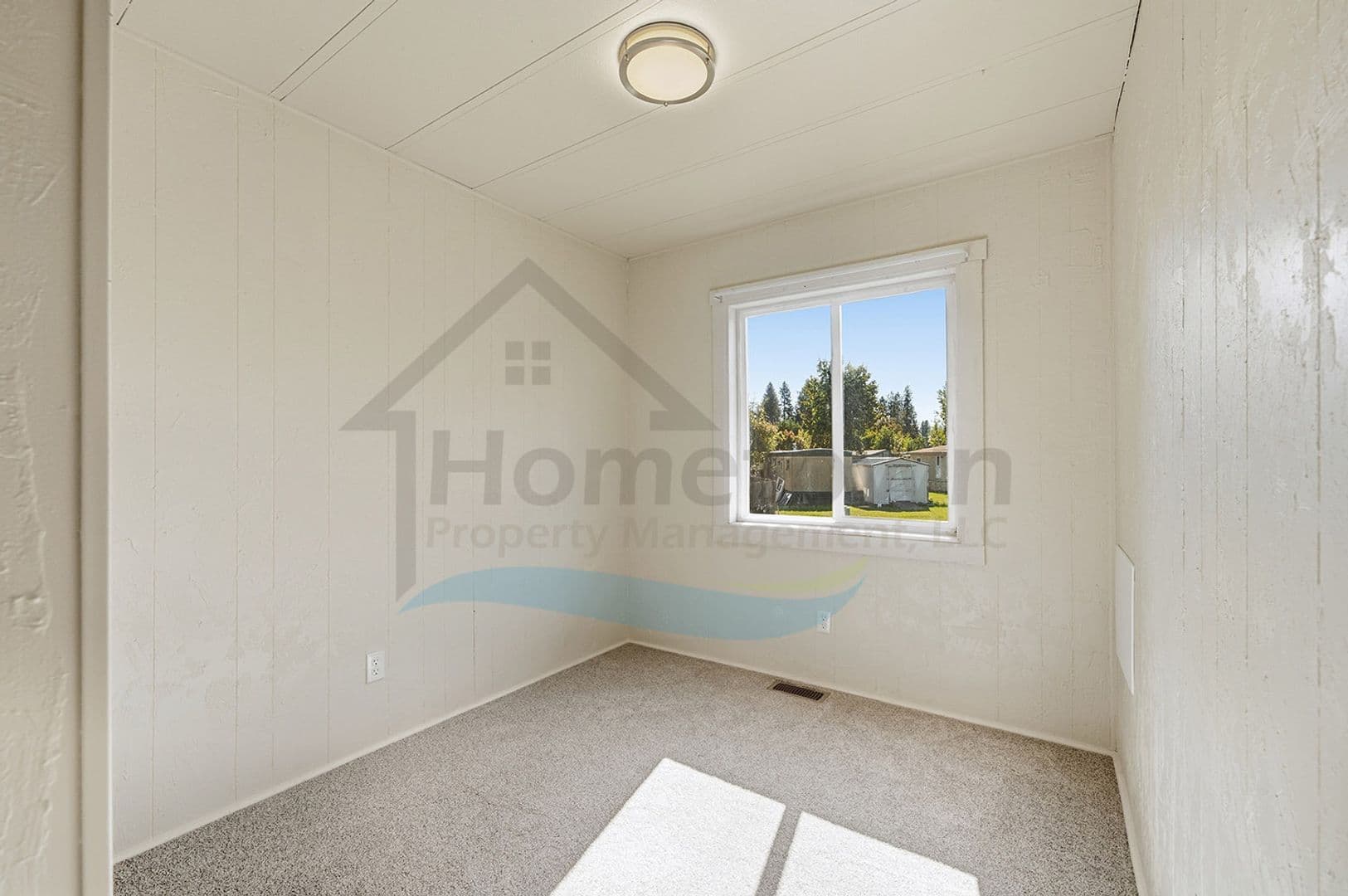Rathdrum House: 8928 W Meadow Brook Cir