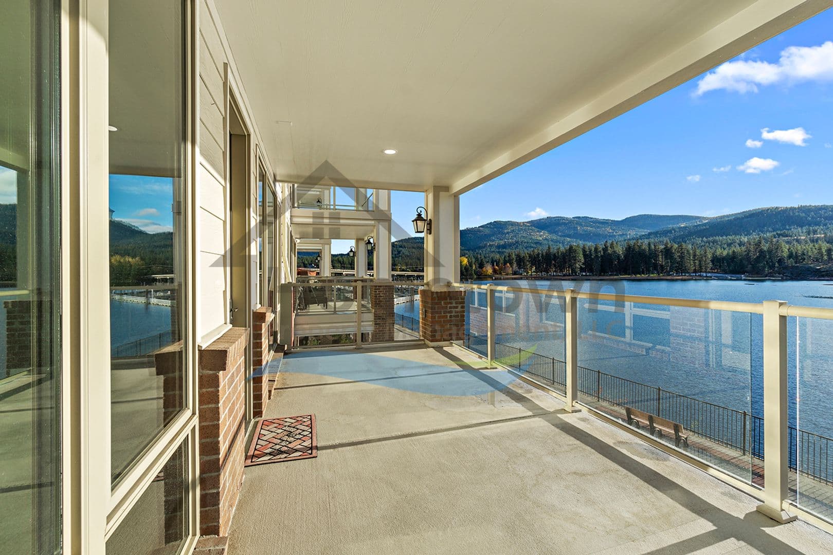 Post Falls House: 355 W Waterside Dr