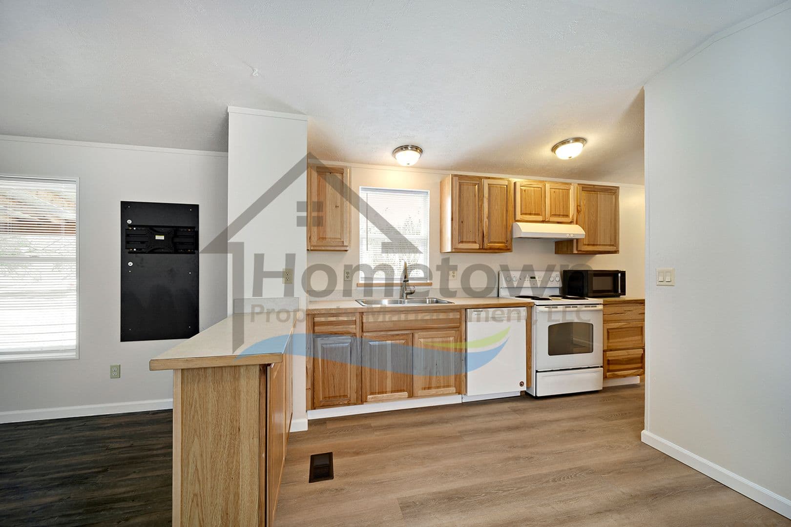 Athol House: 5415 E Grove Ave
