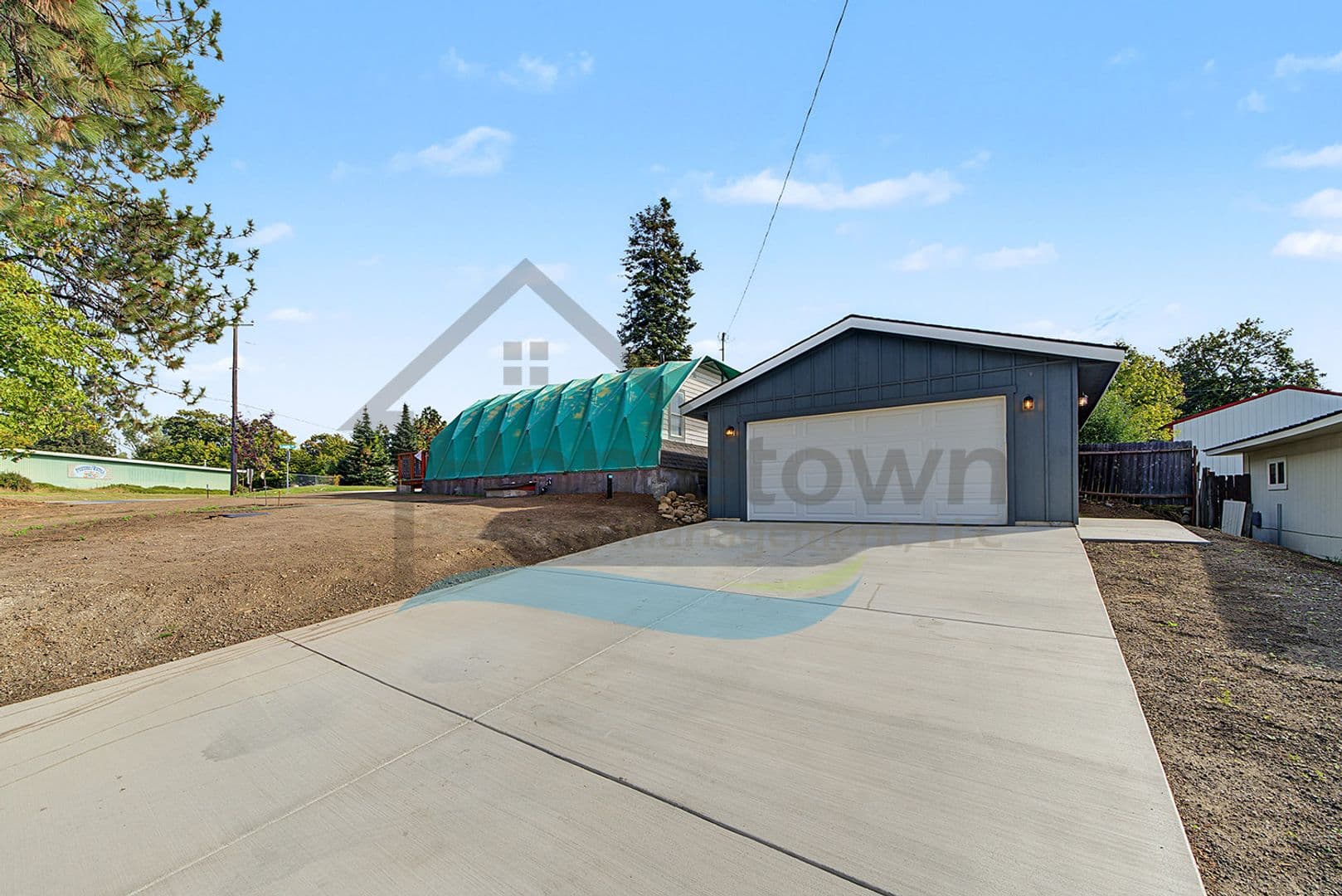 Rathdrum House: 7676 W Lewis St