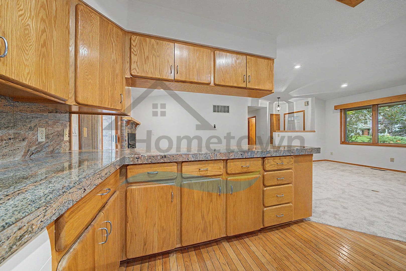 Hayden House: 9880 N Circle Dr