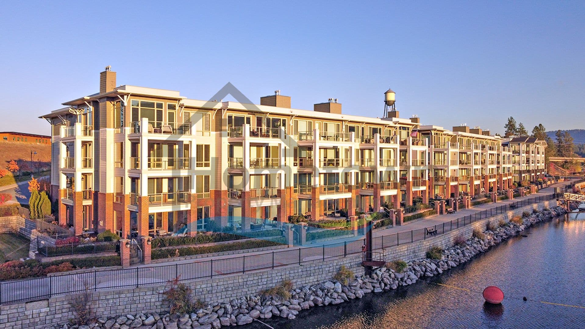 Post Falls House: 355 W Waterside Dr