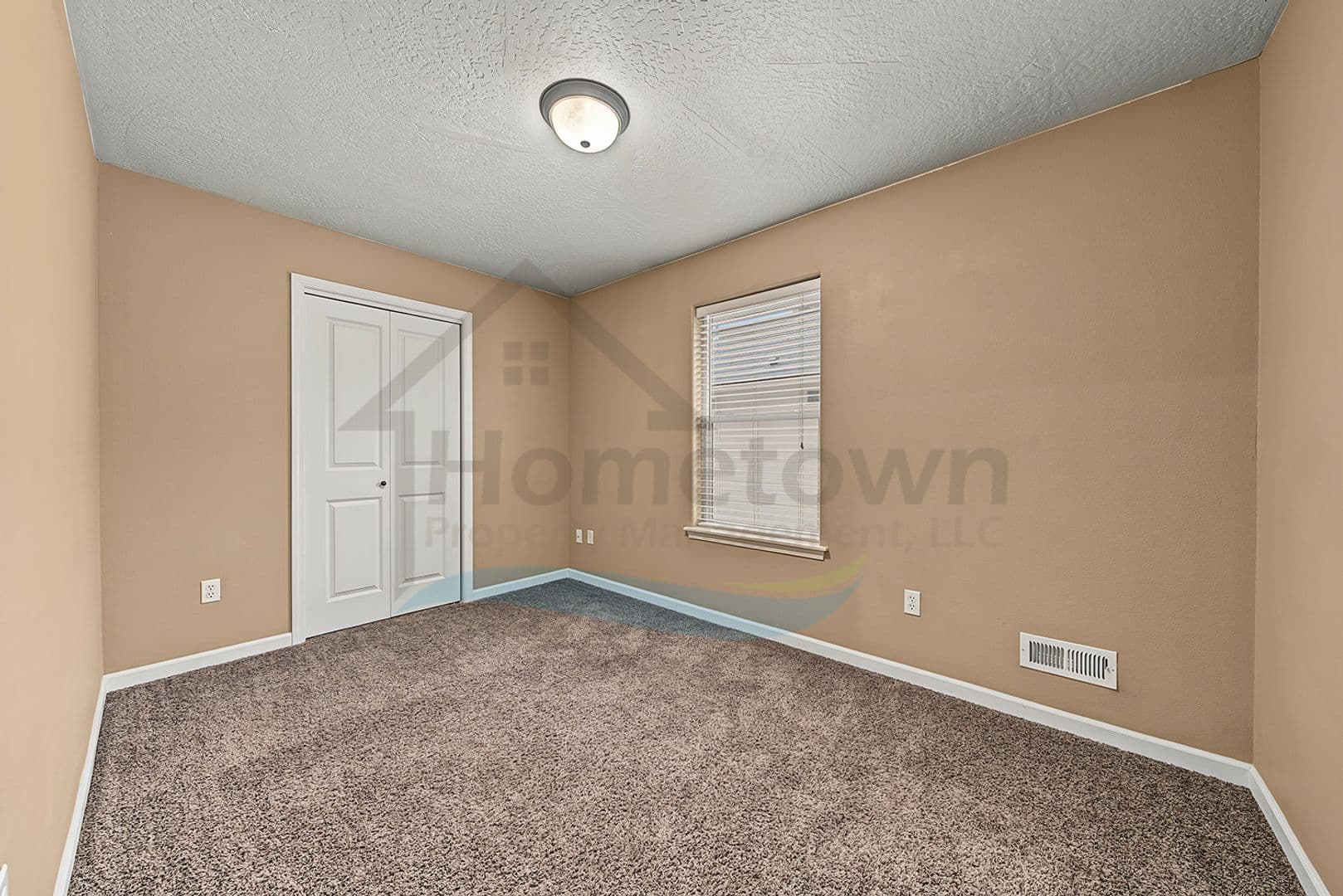 Coeur d'Alene House: 908 E Davis Ave