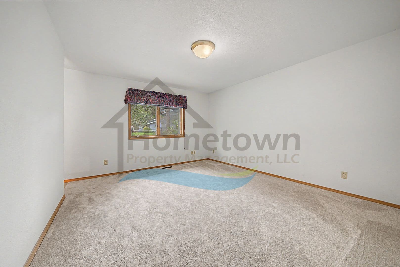 Hayden House: 9880 N Circle Dr