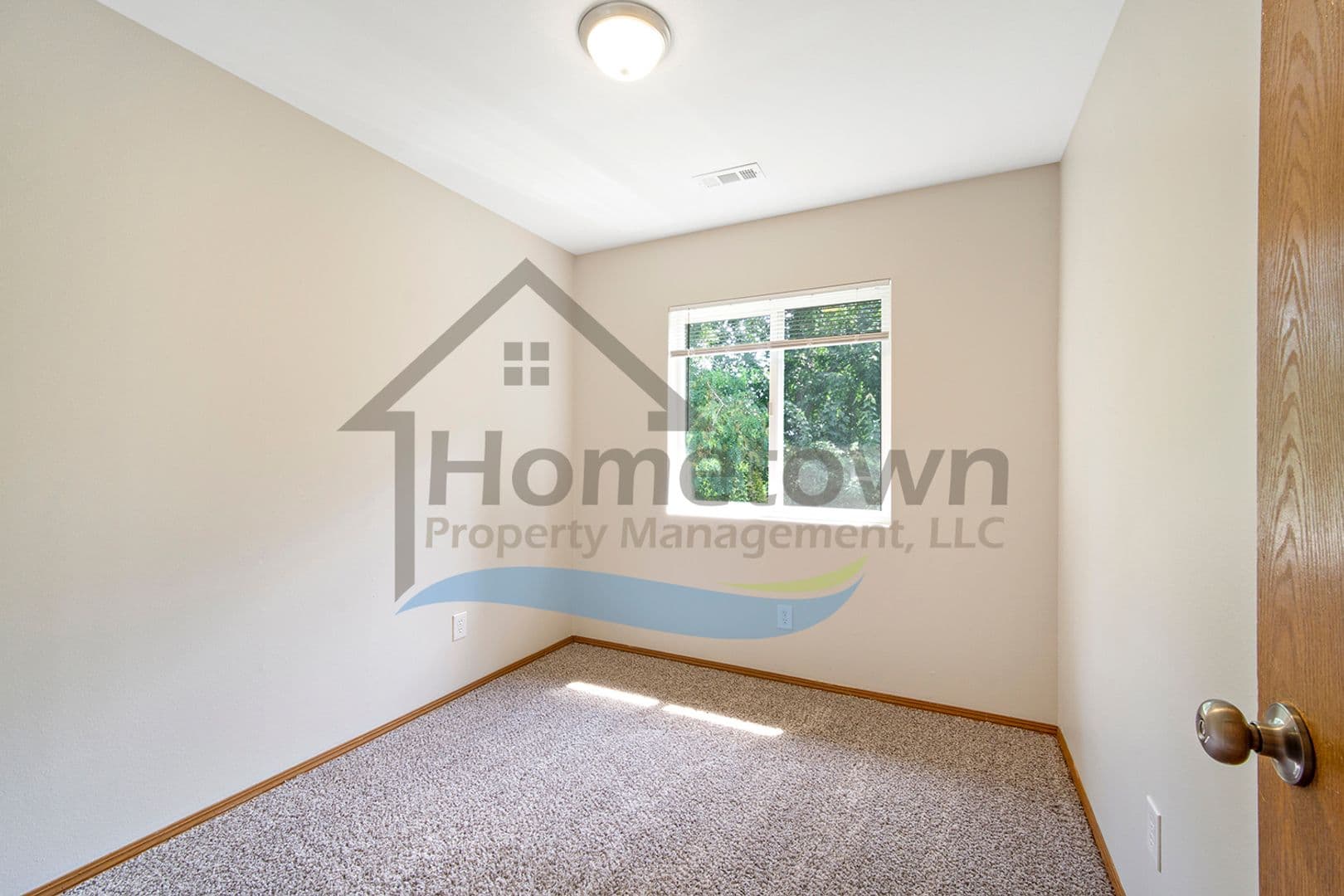 Coeur d'Alene Apartment: 1018 W Mill Ave