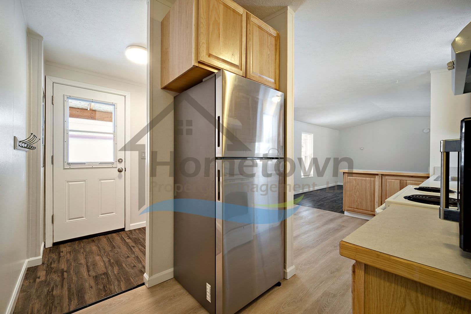 Athol House: 5415 E Grove Ave