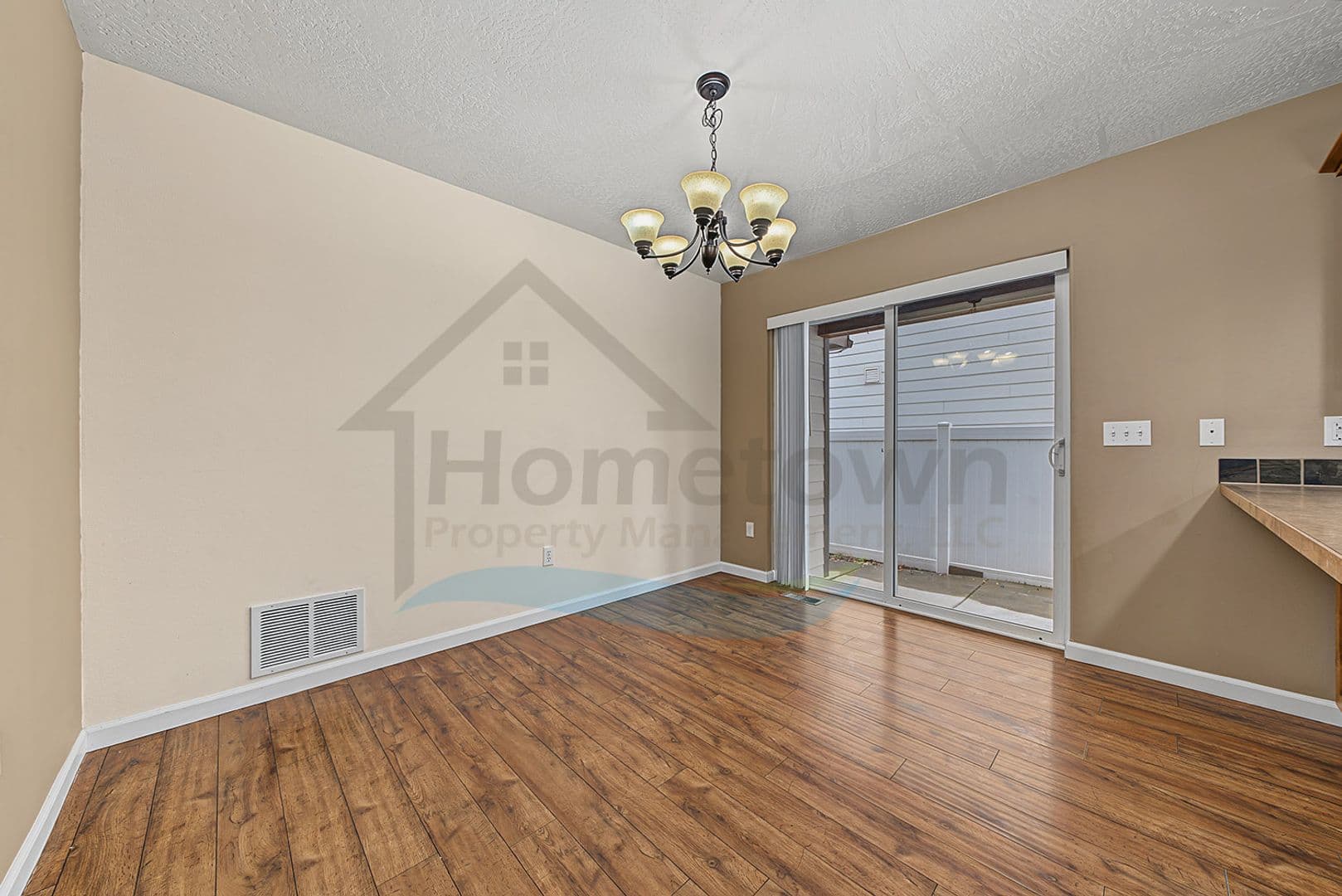 Coeur d'Alene House: 908 E Davis Ave