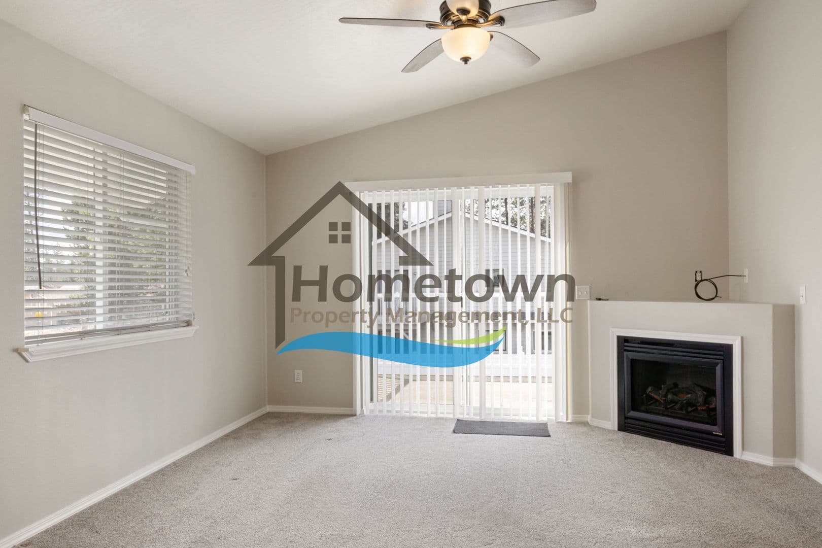 Coeur d'Alene House: 723 E Whispering Pines Lane #19