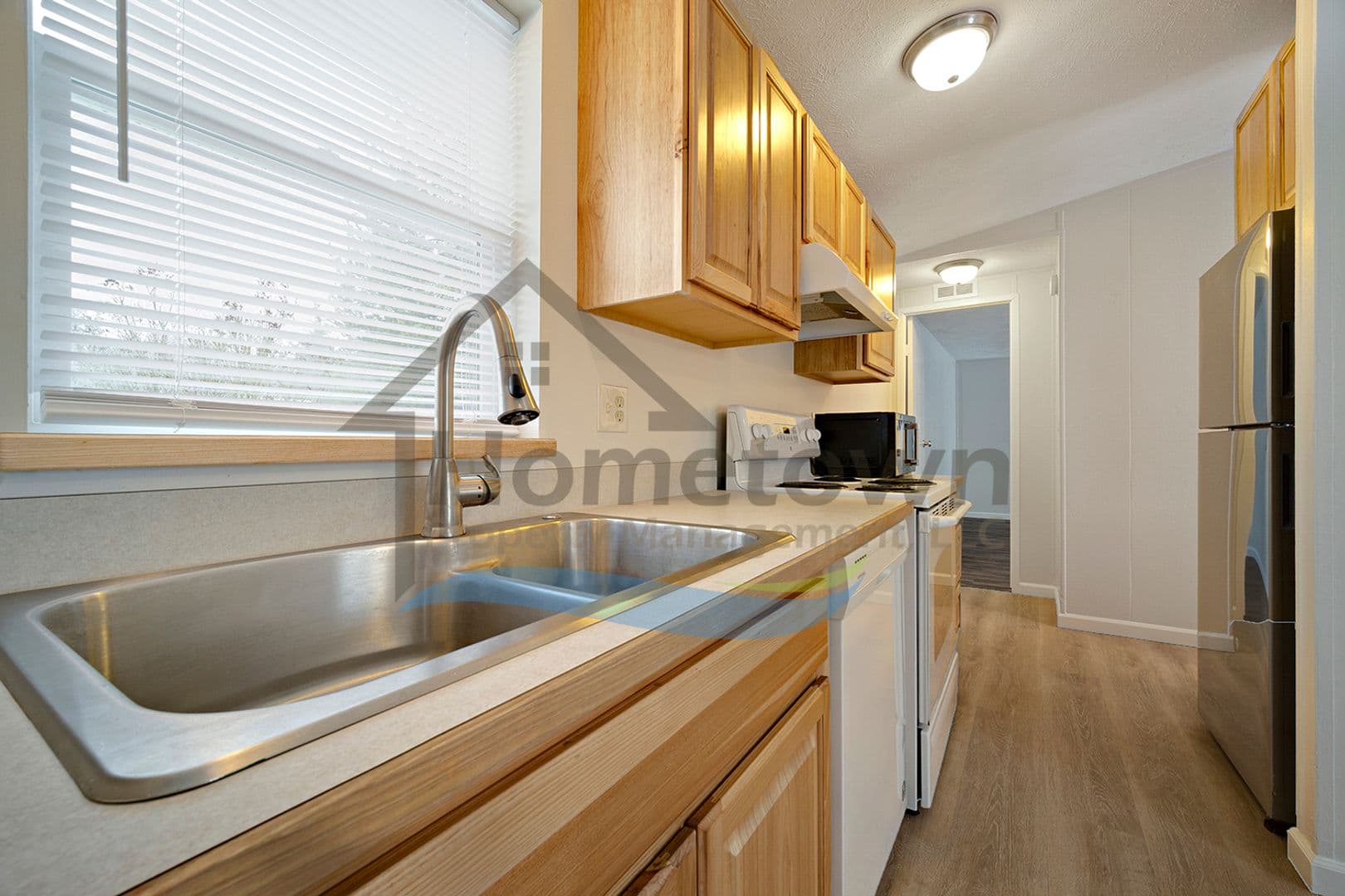 Athol House: 5415 E Grove Ave