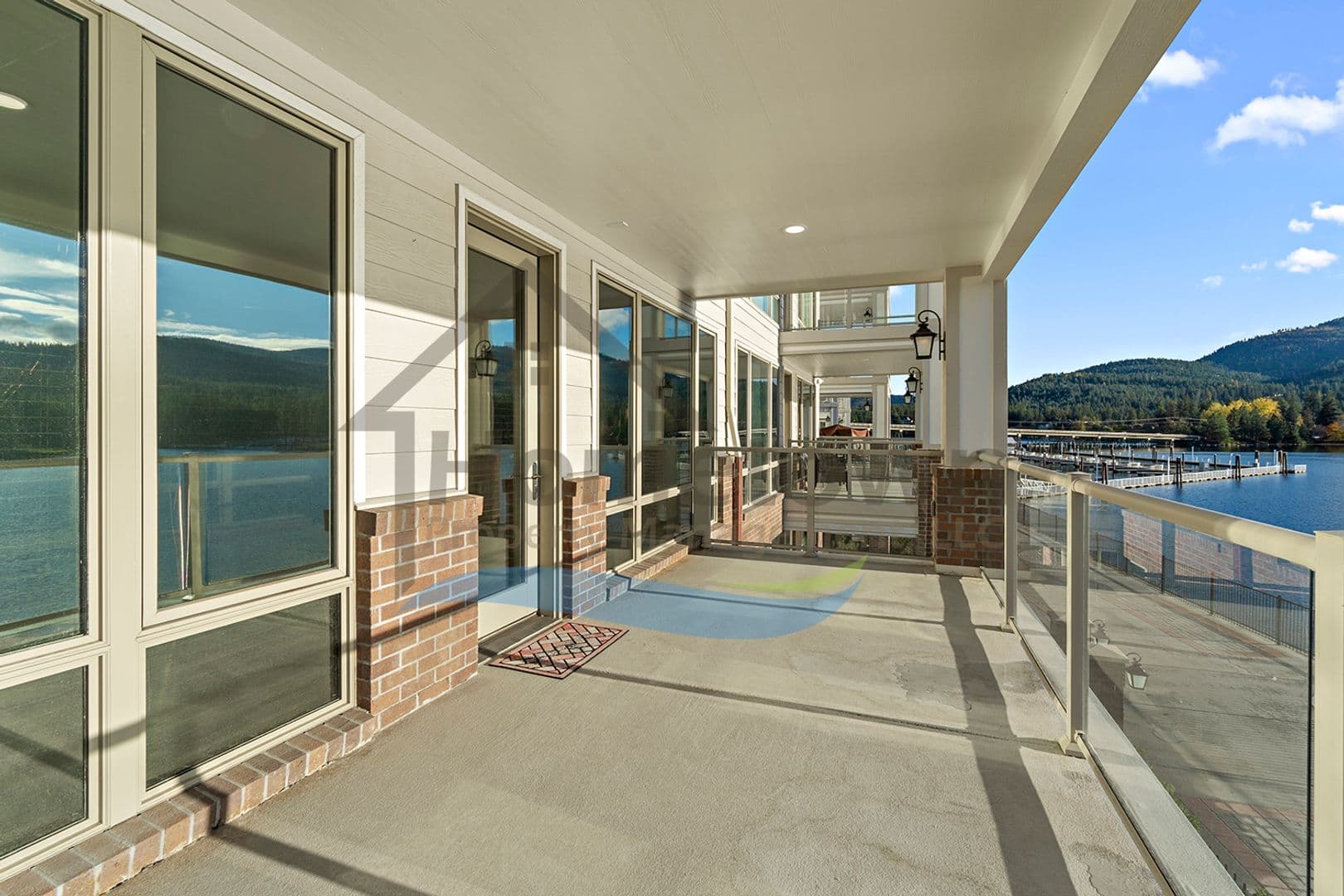 Post Falls House: 355 W Waterside Dr