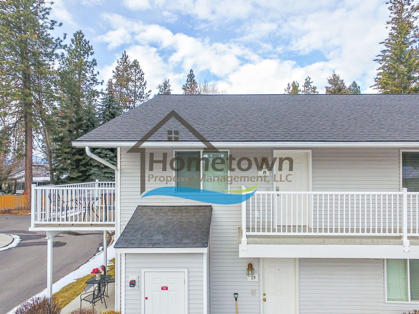 Coeur d'Alene House: 723 E Whispering Pines Lane #19