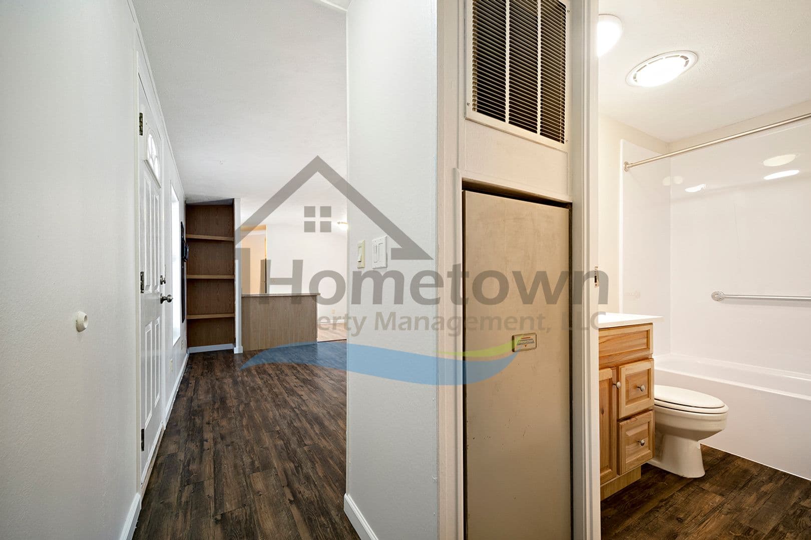 Athol House: 5415 E Grove Ave
