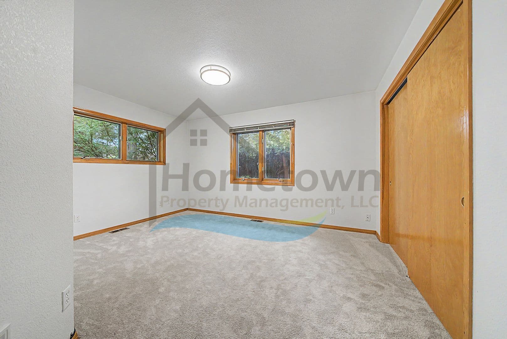 Hayden House: 9880 N Circle Dr