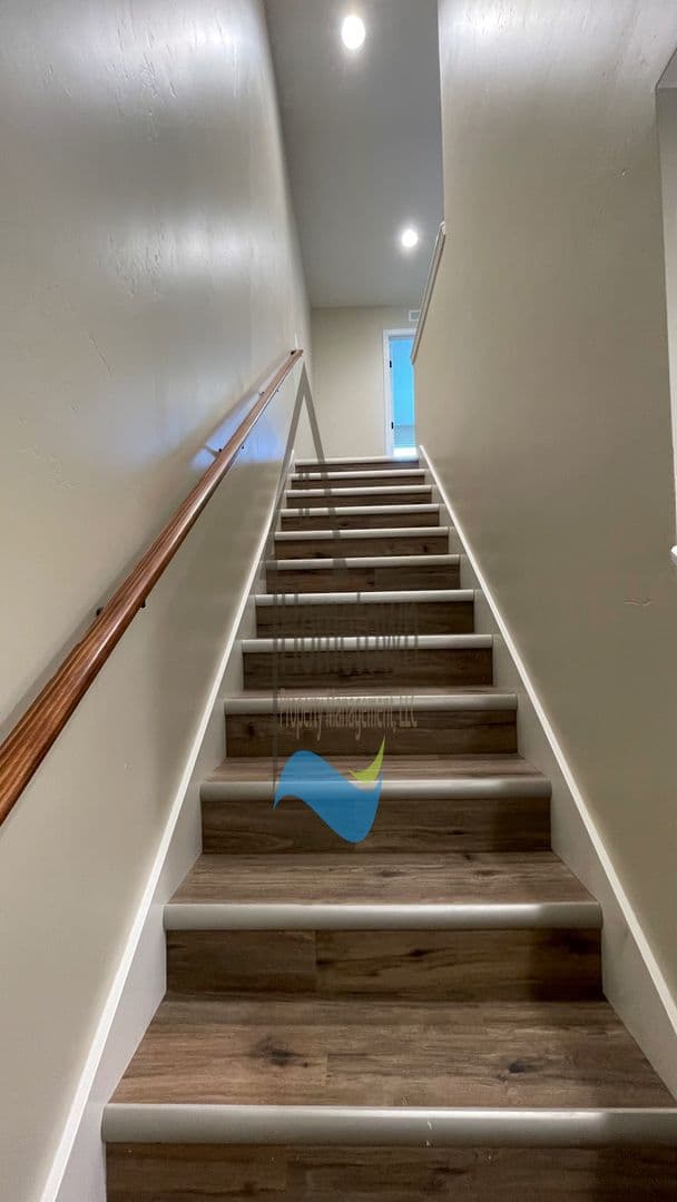 Burley Apartment: 321, 331, 341, 351 E 8th St