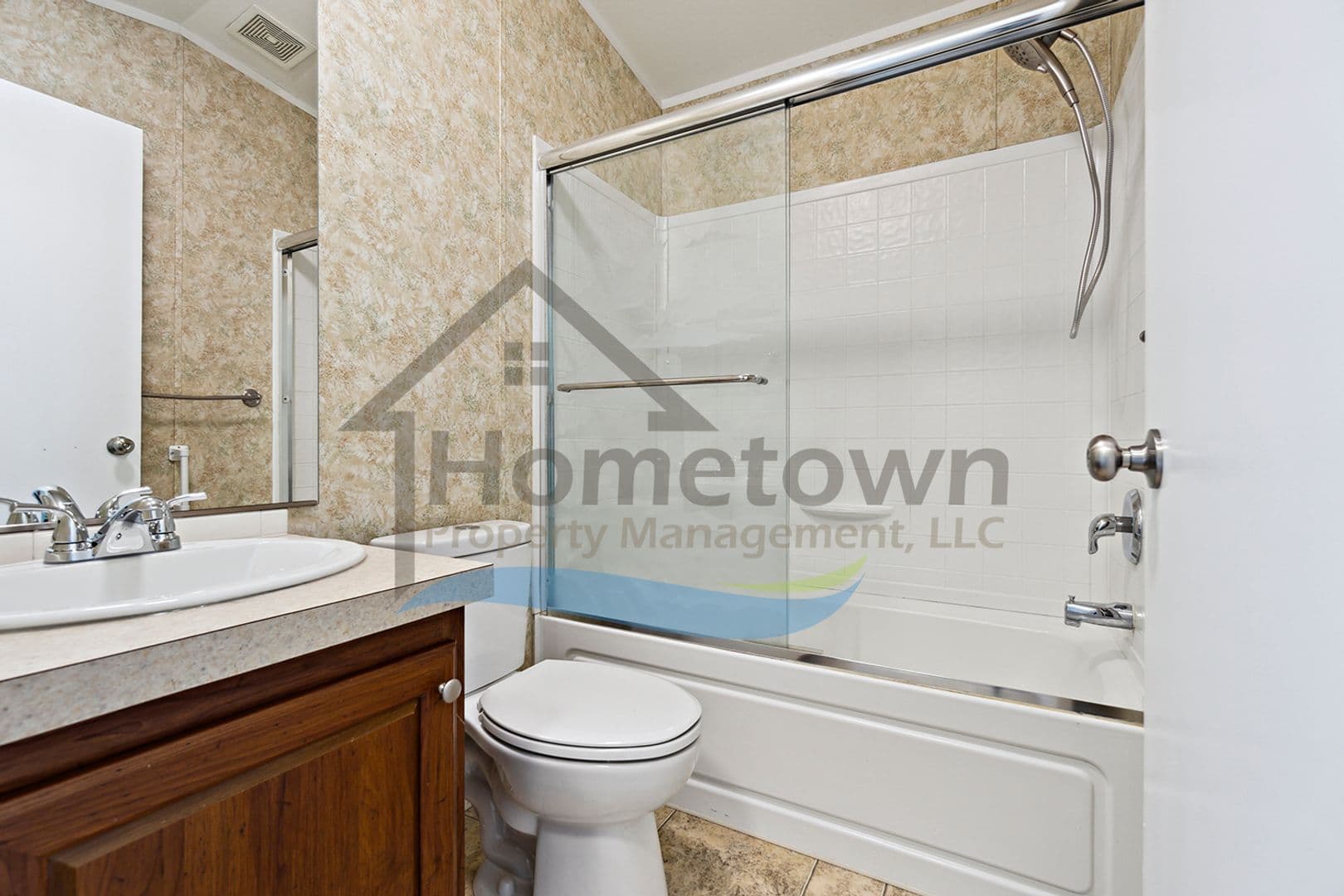 Athol House: 5563 E Grove Ave