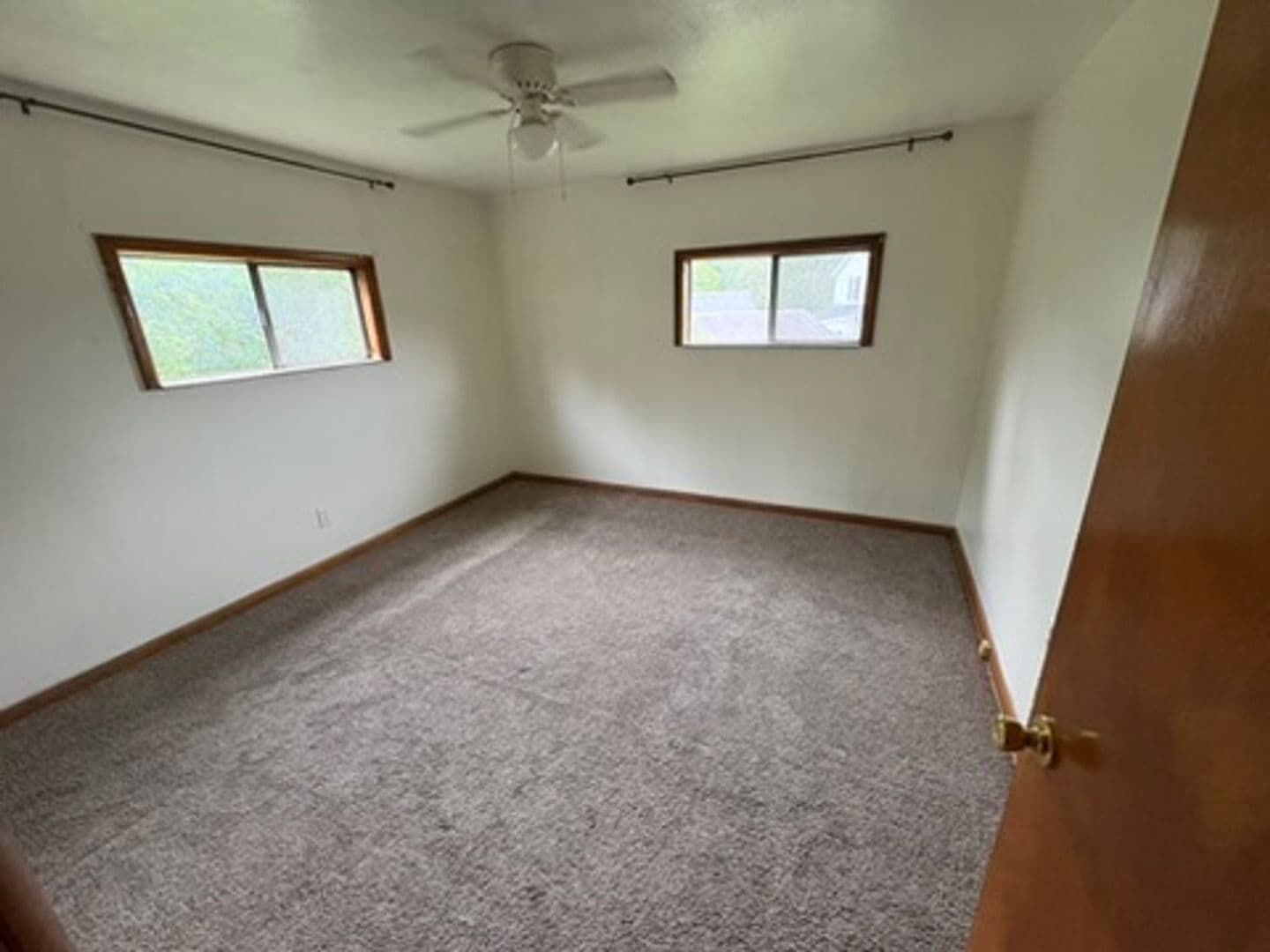 Parkersburg House: 910.5 Thomas St