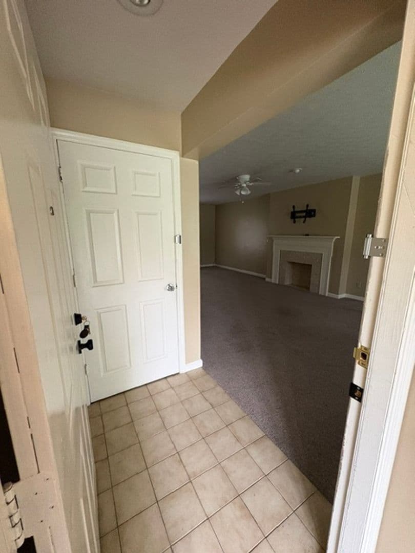 Parkersburg Apartment: 600 Schultz St