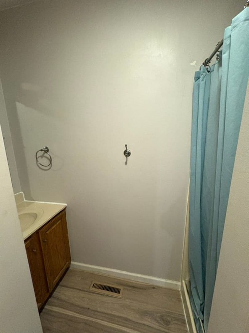 Parkersburg Apartment: 600 Schultz St