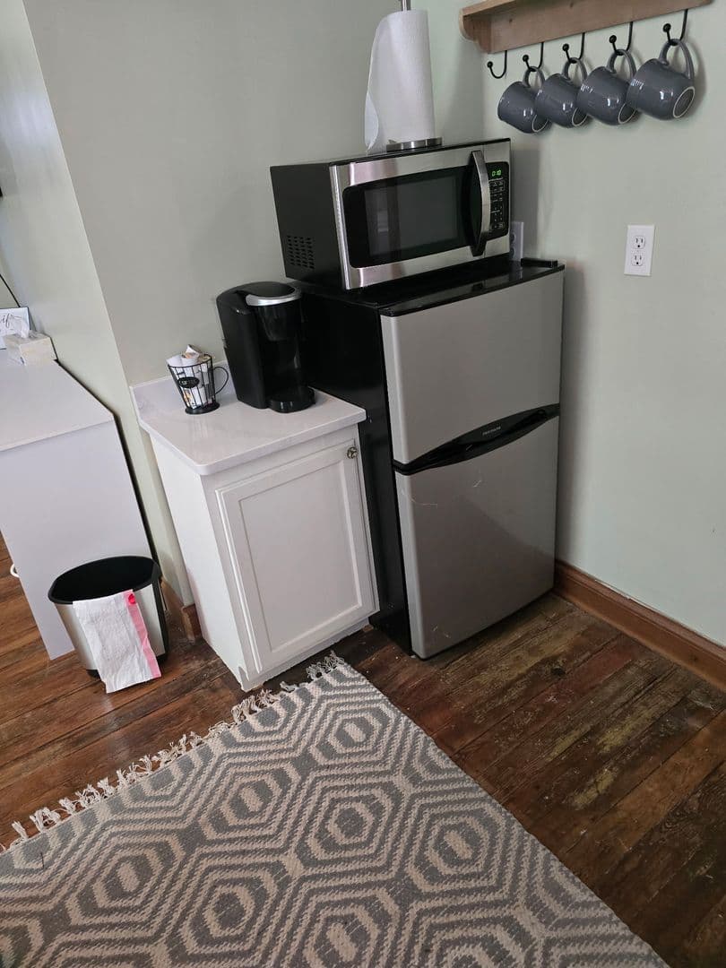 Marietta Apartment: 109 Maple St