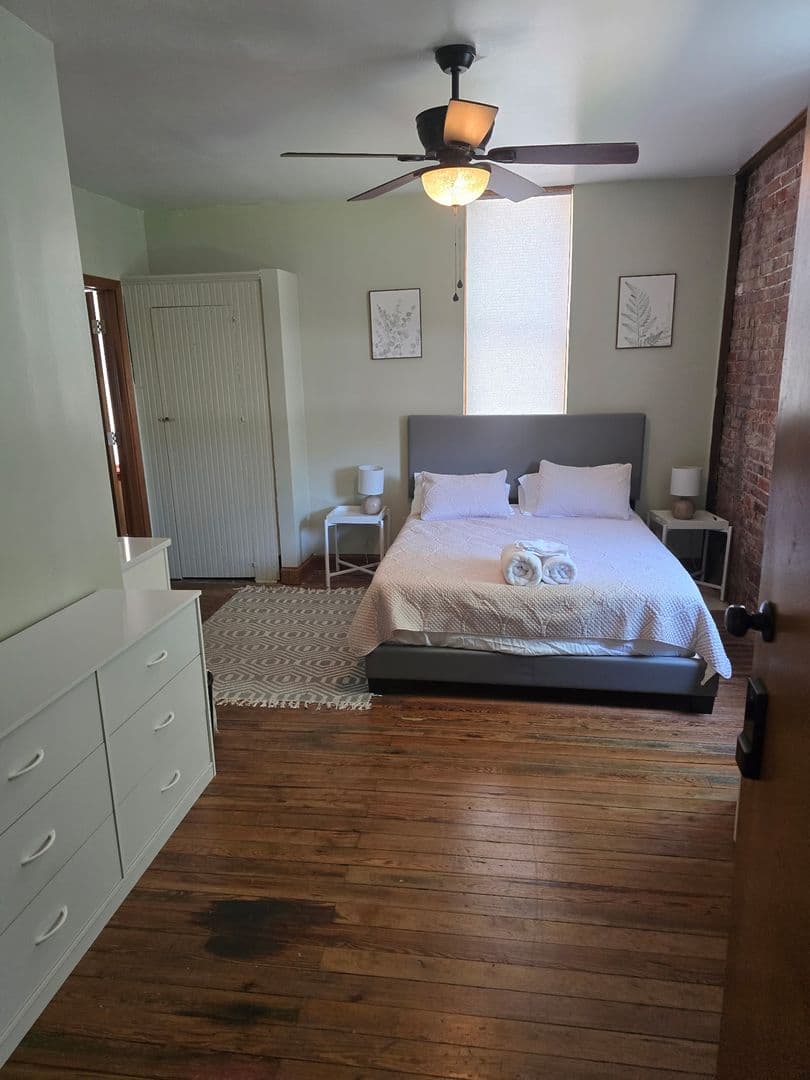Marietta Apartment: 109 Maple St