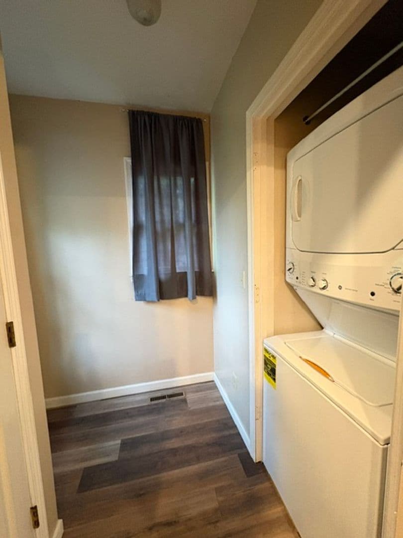 Parkersburg Apartment: 600 Schultz St