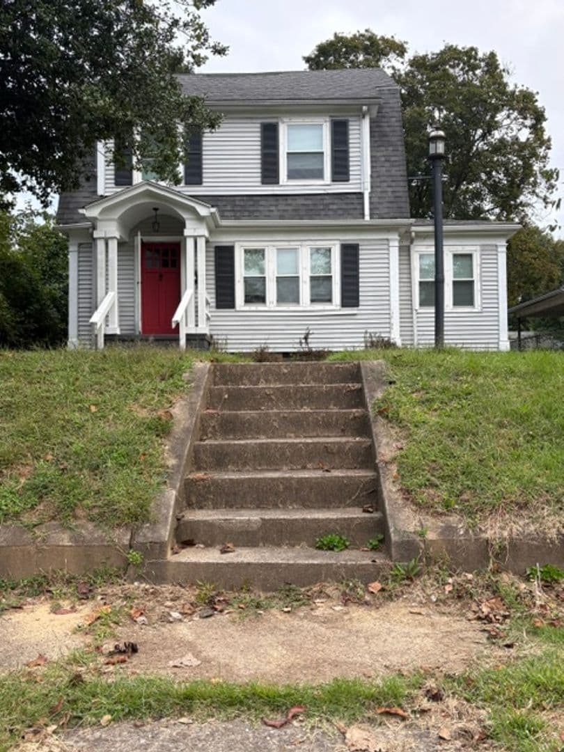 Parkersburg House: 917 26th St