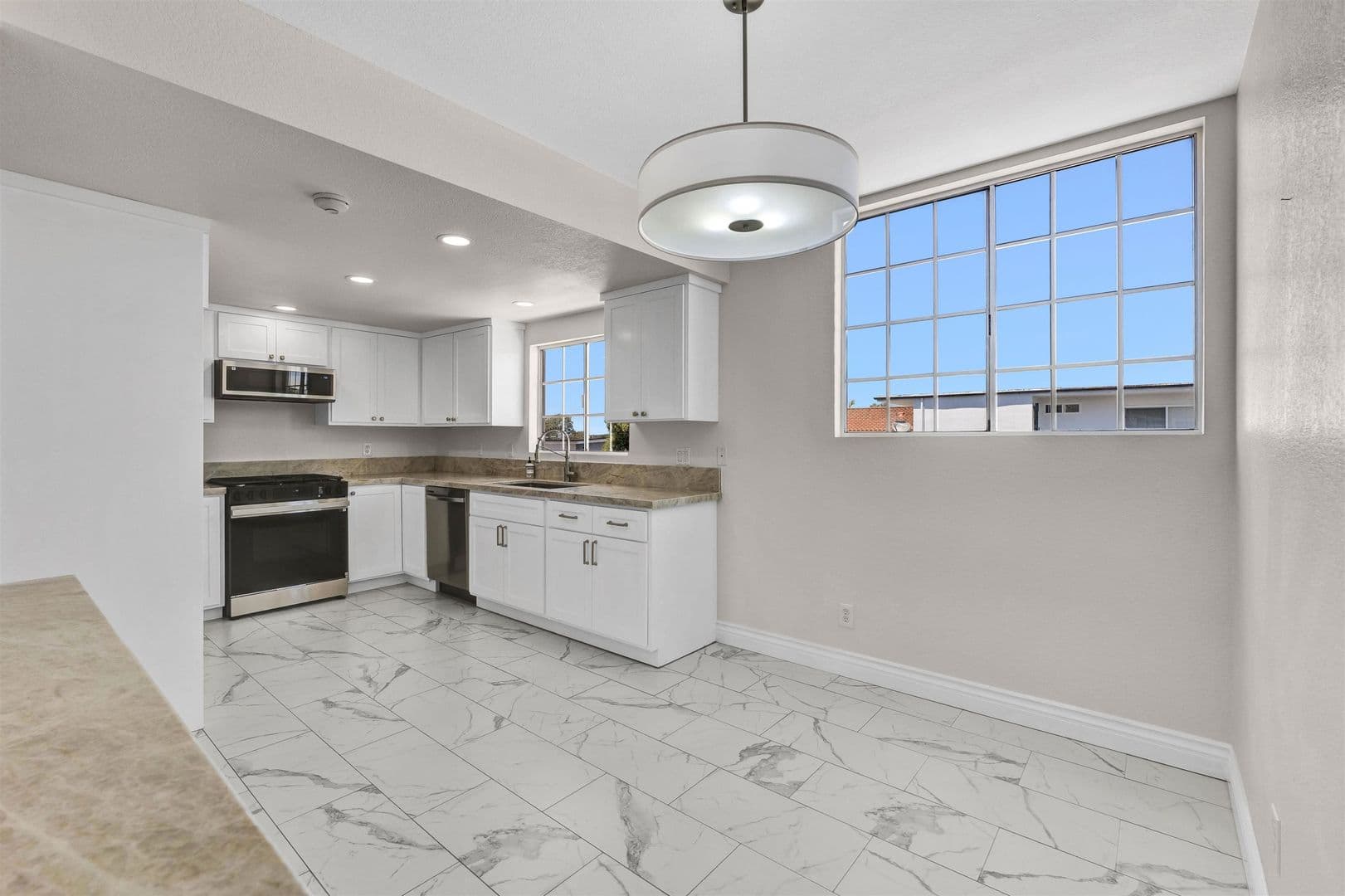 Redondo Beach House: 203 N. Lucia Avenue