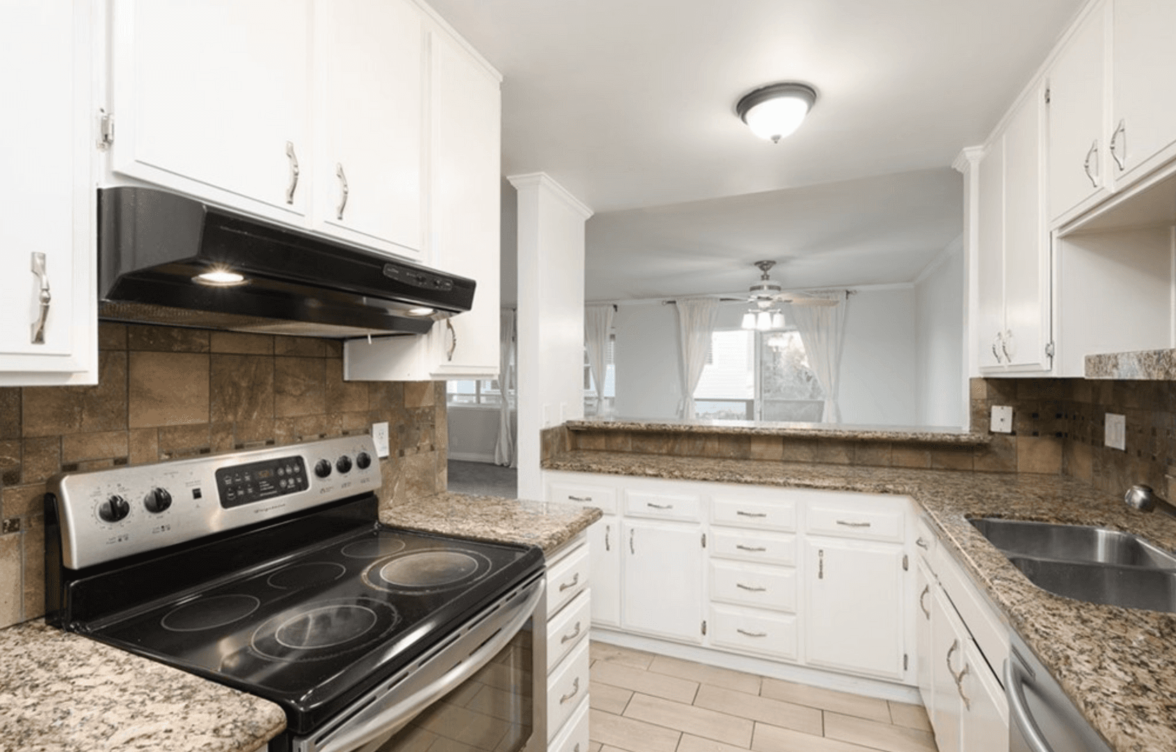 Redondo Beach Condo: 250 The Village