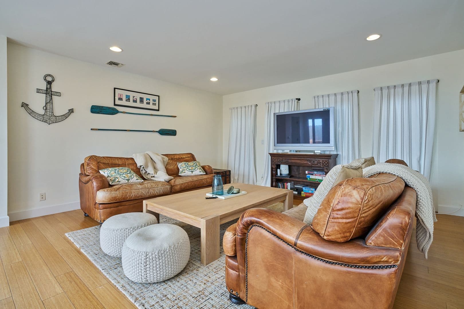 Playa Del Rey House: 151 Napoleon Street