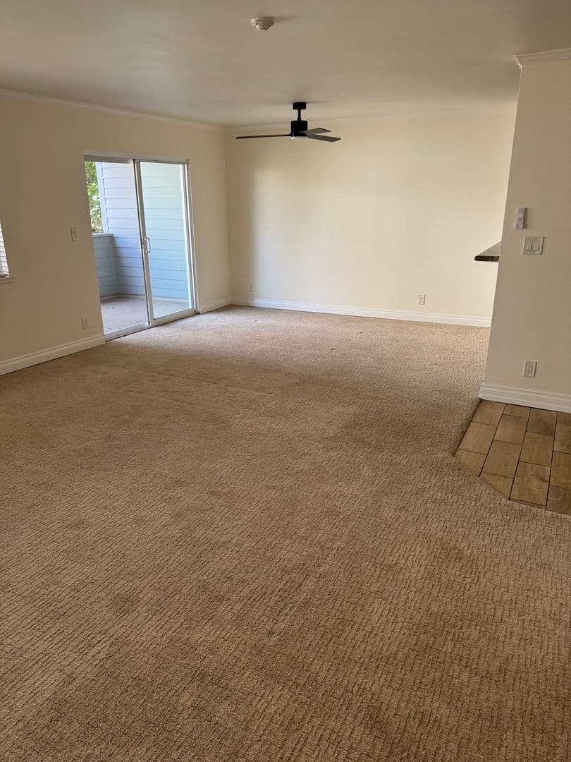 Redondo Beach Condo: 250 The Village