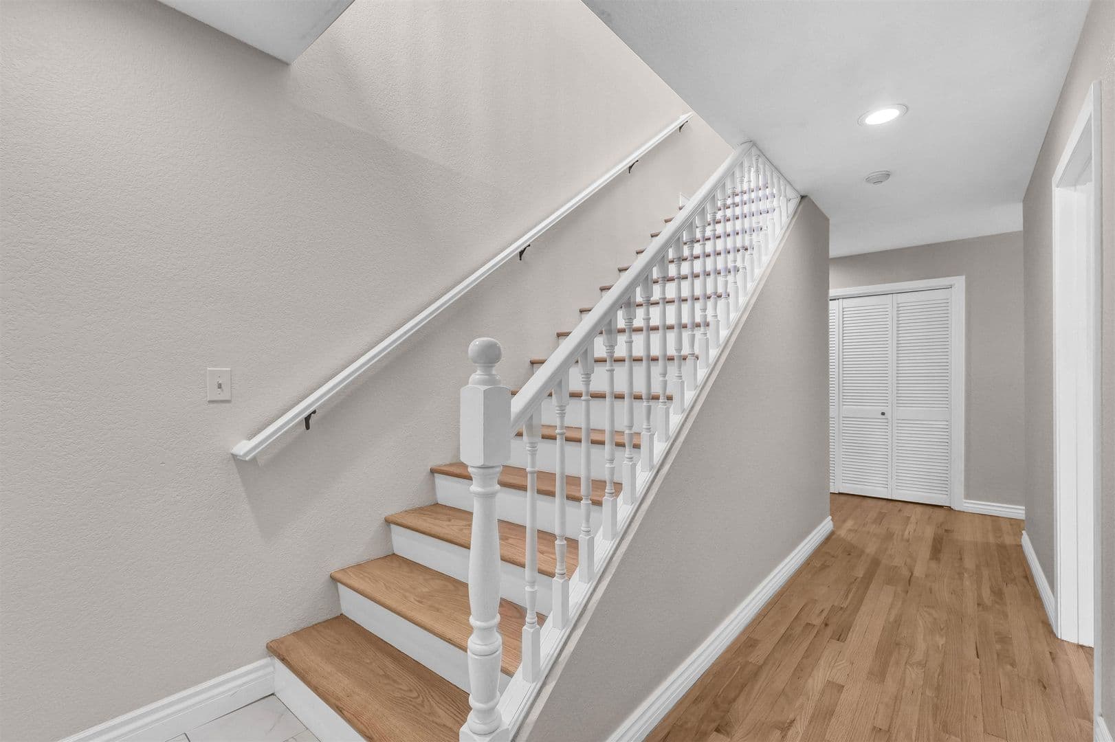 Redondo Beach House: 203 N. Lucia Avenue