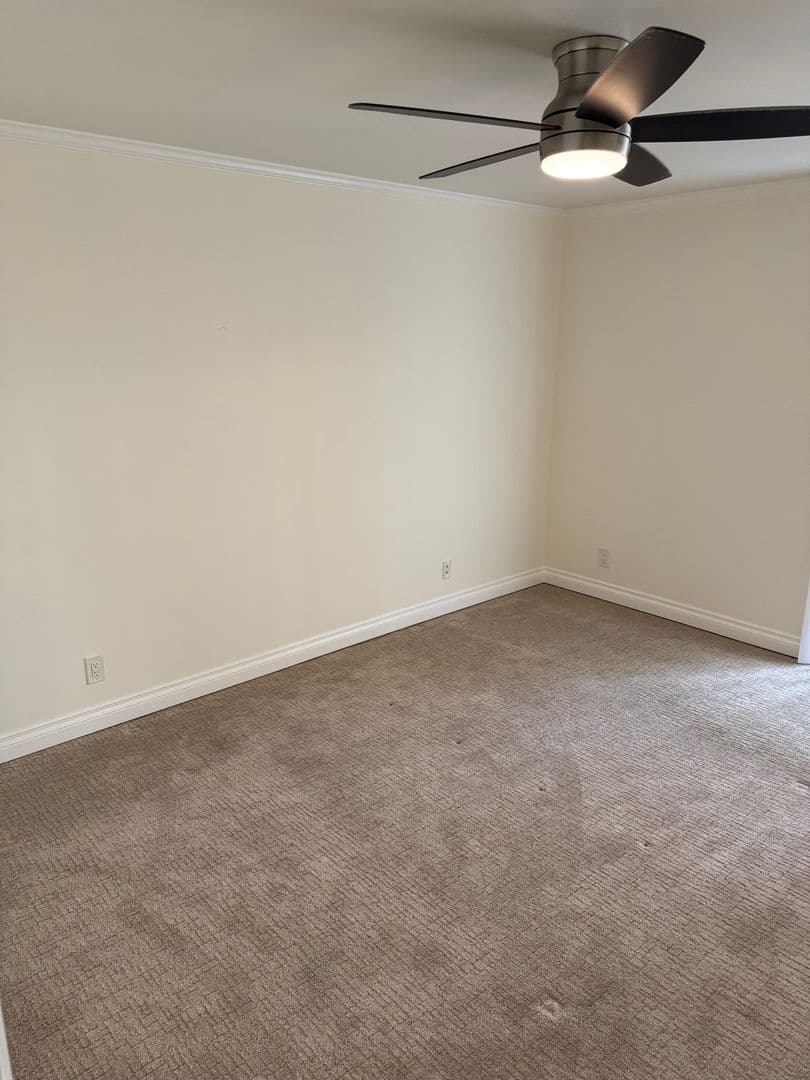 Redondo Beach Condo: 250 The Village