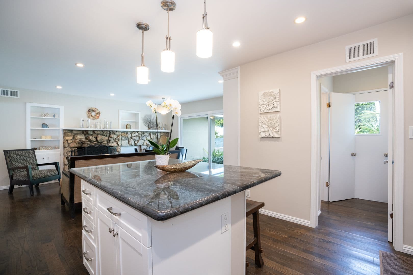 Palos Verdes Estates House: 825 Tyburn Road