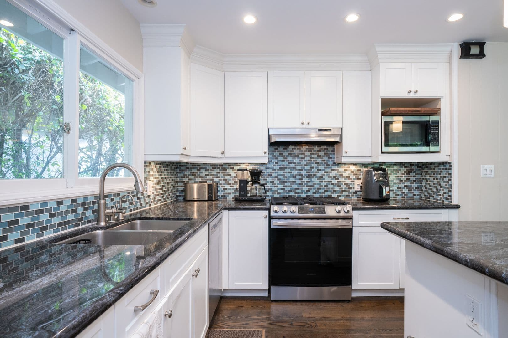 Palos Verdes Estates House: 825 Tyburn Road