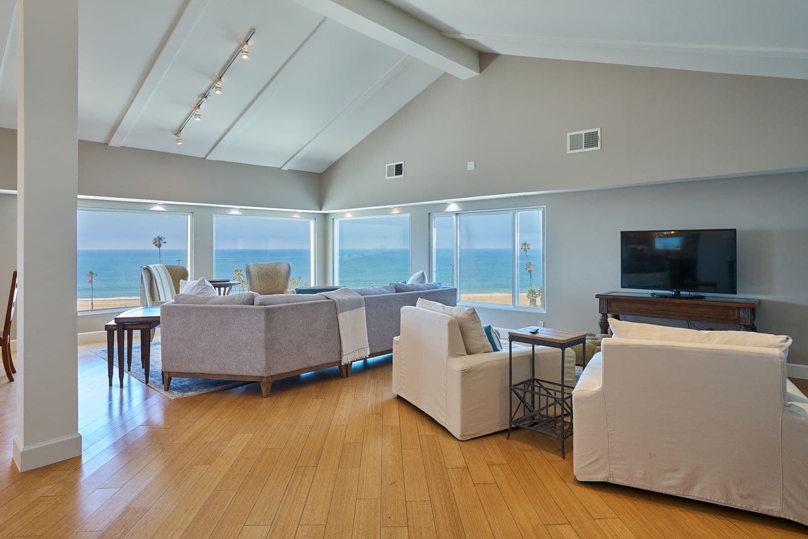 Playa Del Rey House: 151 Napoleon Street