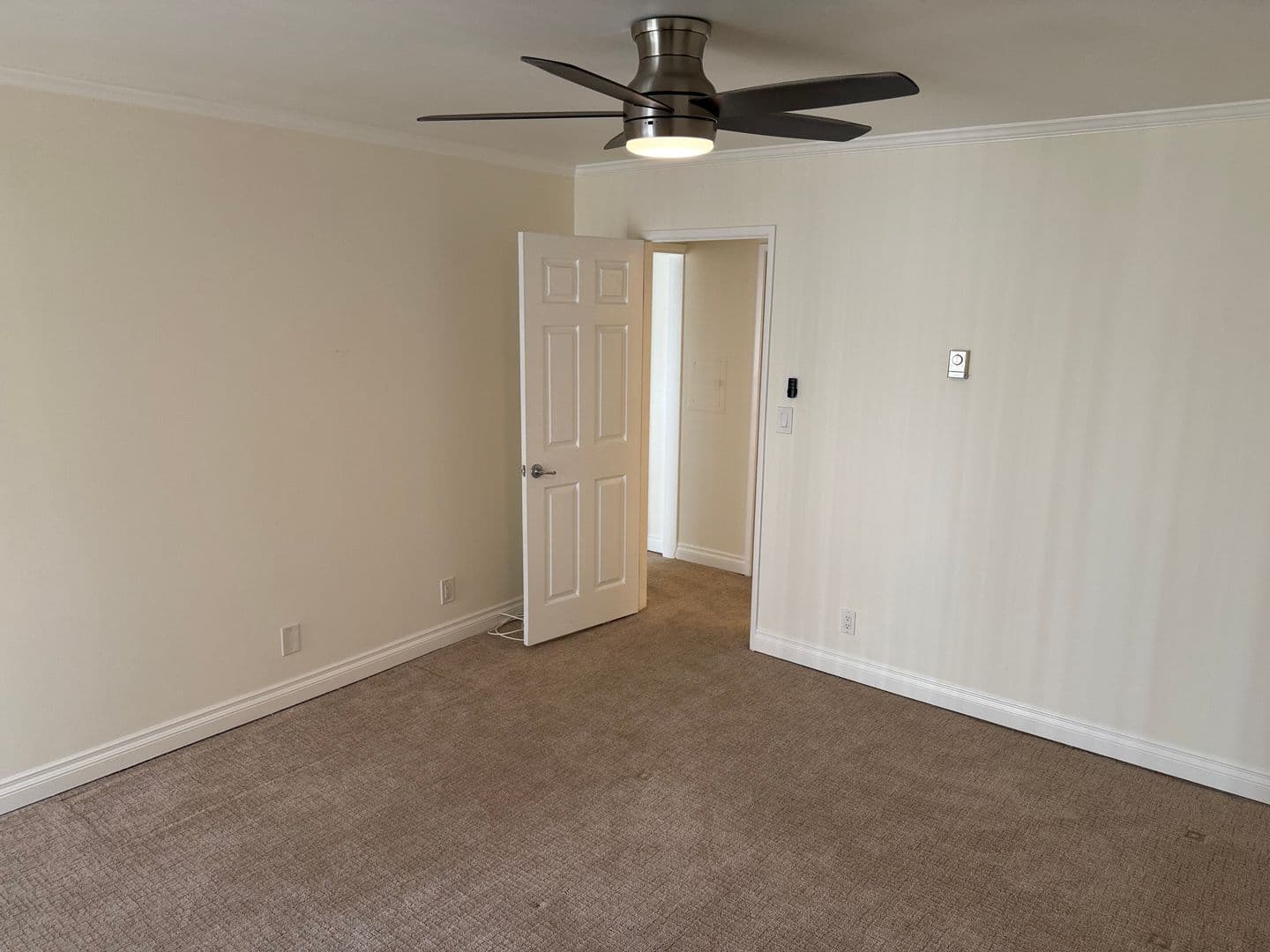 Redondo Beach Condo: 250 The Village
